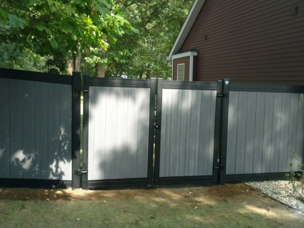 custom privacy fence